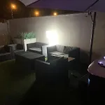 De Bien Etre Avec Piscine Et Jaccuzi A 2 Pas De La Et Du Centre Avec Massages Relaxants En Option *