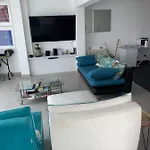 De Bien Etre Avec Piscine Et Jaccuzi A 2 Pas De La Et Du Centre Avec Massages Relaxants En Option 아파트 *