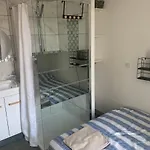 De Bien Etre Avec Piscine Et Jaccuzi A 2 Pas De La Et Du Centre Avec Massages Relaxants En Option 아파트 *