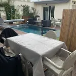 De Bien Etre Avec Piscine Et Jaccuzi A 2 Pas De La Et Du Centre Avec Massages Relaxants En Option * 팔라바 레 플로