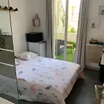 De Bien Etre Avec Piscine Et Jaccuzi A 2 Pas De La Et Du Centre Avec Massages Relaxants En Option *