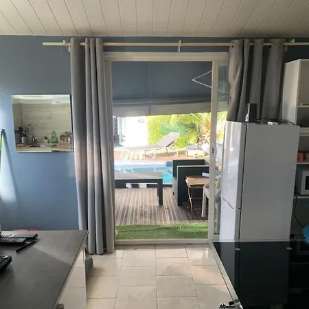 Apartament De Bien Etre Avec Piscine Et Jaccuzi A 2 Pas De La Et Du Centre Avec Massages Relaxants En Option *