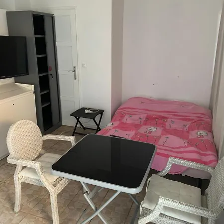 شقة De Bien Etre Avec Piscine Et Jaccuzi A 2 Pas De La Et Du Centre Avec Massages Relaxants En Option *
