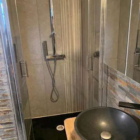 De Bien Etre Avec Piscine Et Jaccuzi A 2 Pas De La Et Du Centre Avec Massages Relaxants En Option * بالافاس ليه فلو