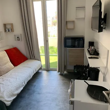 شقة De Bien Etre Avec Piscine Et Jaccuzi A 2 Pas De La Et Du Centre Avec Massages Relaxants En Option