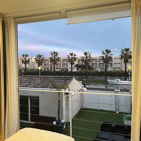 De Bien Etre Avec Piscine Et Jaccuzi A 2 Pas De La Et Du Centre Avec Massages Relaxants En Option *