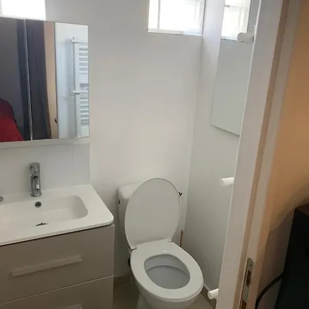 De Bien Etre Avec Piscine Et Jaccuzi A 2 Pas De La Et Du Centre Avec Massages Relaxants En Option