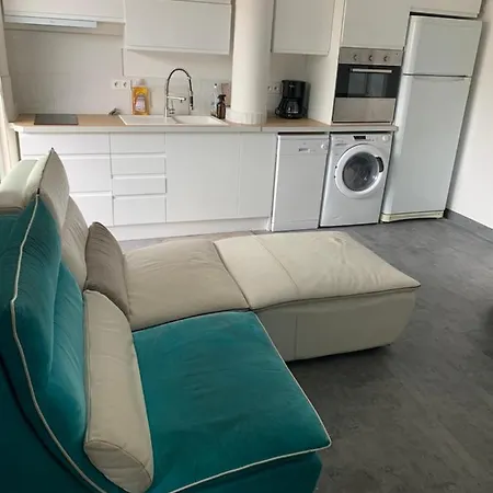 De Bien Etre Avec Piscine Et Jaccuzi A 2 Pas De La Et Du Centre Avec Massages Relaxants En Option شقة *
