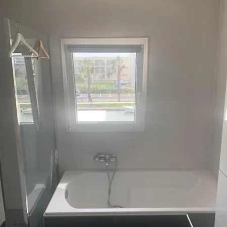 De Bien Etre Avec Piscine Et Jaccuzi A 2 Pas De La Et Du Centre Avec Massages Relaxants En Option بالافاس ليه فلو