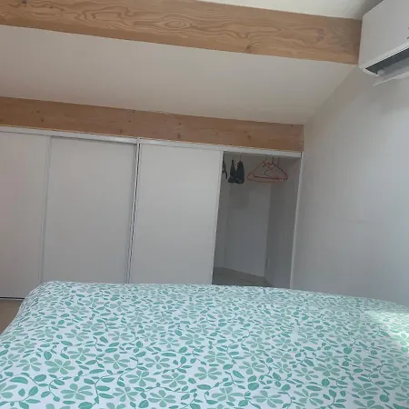 De Bien Etre Avec Piscine Et Jaccuzi A 2 Pas De La Et Du Centre Avec Massages Relaxants En Option *