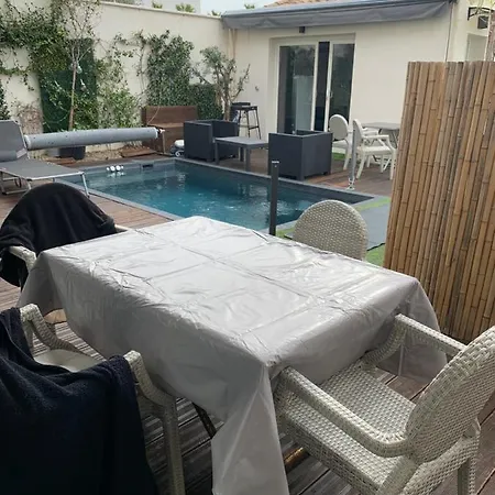 De Bien Etre Avec Piscine Et Jaccuzi A 2 Pas De La Et Du Centre Avec Massages Relaxants En Option * بالافاس ليه فلو