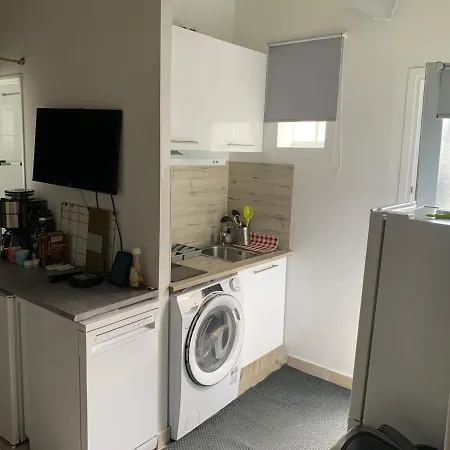 Apartament De Bien Etre Avec Piscine Et Jaccuzi A 2 Pas De La Et Du Centre Avec Massages Relaxants En Option