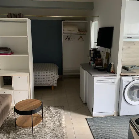 De Bien Etre Avec Piscine Et Jaccuzi A 2 Pas De La Et Du Centre Avec Massages Relaxants En Option Apartament *