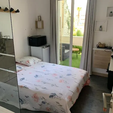 De Bien Etre Avec Piscine Et Jaccuzi A 2 Pas De La Et Du Centre Avec Massages Relaxants En Option *