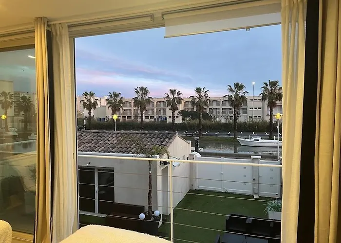 De Bien Etre Avec Piscine Et Jaccuzi A 2 Pas De La Et Du Centre Avec Massages Relaxants En Option *