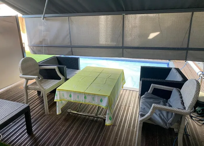 De Bien Etre Avec Piscine Et Jaccuzi A 2 Pas De La Et Du Centre Avec Massages Relaxants En Option Apartament *