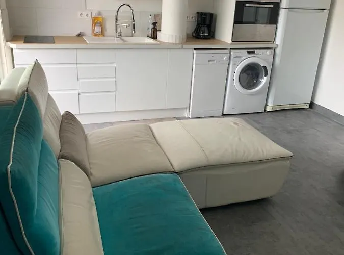 De Bien Etre Avec Piscine Et Jaccuzi A 2 Pas De La Et Du Centre Avec Massages Relaxants En Option Apartament *