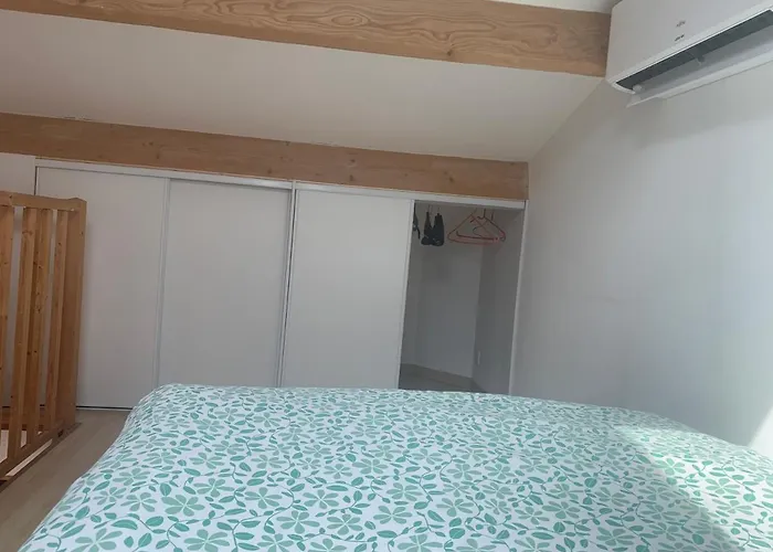 De Bien Etre Avec Piscine Et Jaccuzi A 2 Pas De La Et Du Centre Avec Massages Relaxants En Option *