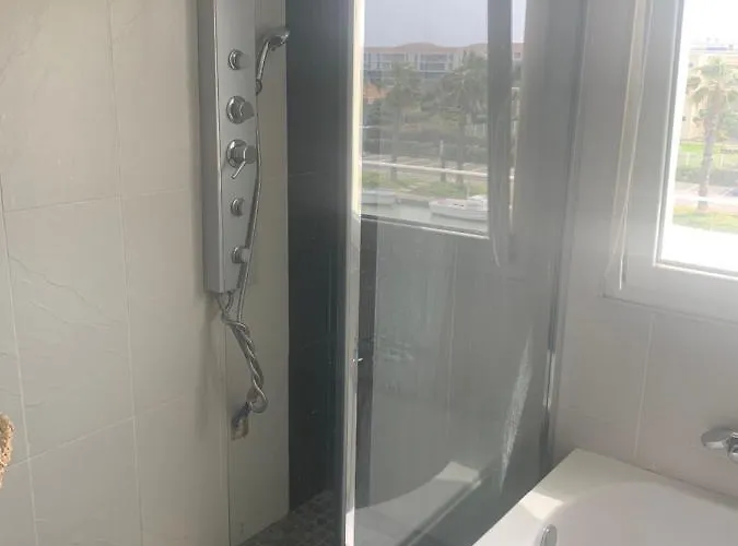 Apartament De Bien Etre Avec Piscine Et Jaccuzi A 2 Pas De La Et Du Centre Avec Massages Relaxants En Option