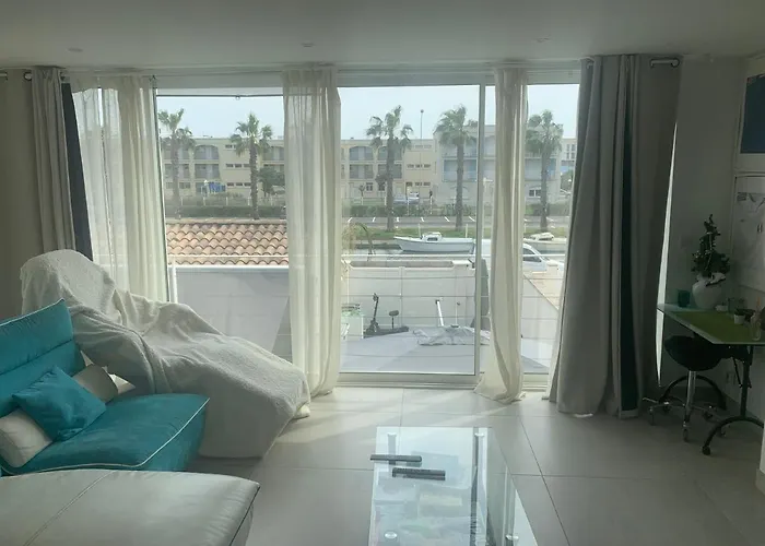 De Bien Etre Avec Piscine Et Jaccuzi A 2 Pas De La Et Du Centre Avec Massages Relaxants En Option