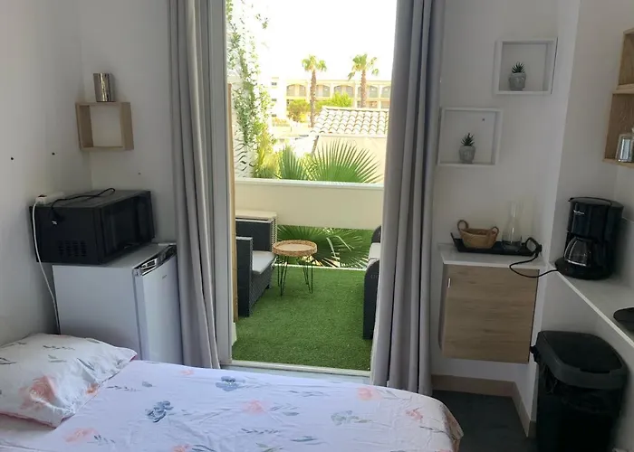 De Bien Etre Avec Piscine Et Jaccuzi A 2 Pas De La Et Du Centre Avec Massages Relaxants En Option Apartament *